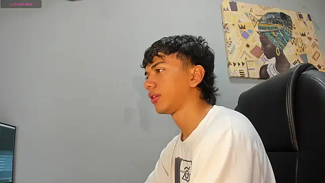 Snapshot of markbowie chatting on December 14, 2025, 1:27 pm markbowie online show from December 14, 2025, 1:27 pm