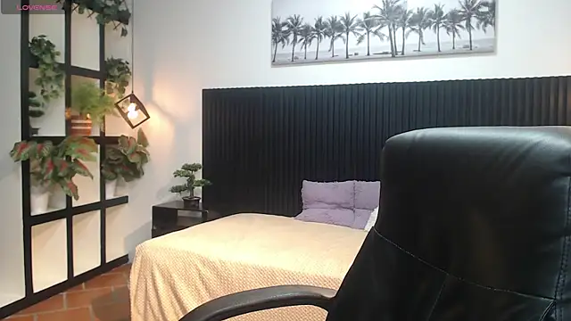 Snapshot of markbowie chatting on December 19, 2025, 9:00 pm markbowie online show from December 19, 2025, 9:00 pm