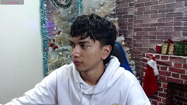 Snapshot of markbowie chatting on December 22, 2025, 11:51 am markbowie online show from December 22, 2025, 11:51 am