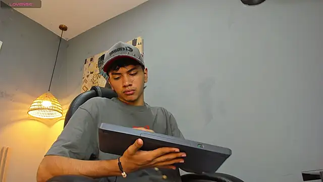 Snapshot of markbowie chatting on January 15, 2026, 12:43 pm markbowie online show from January 15, 2026, 12:43 pm