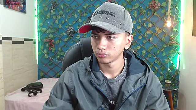 Snapshot of markbowie chatting on February 1, 2026, 1:42 pm markbowie online show from February 1, 2026, 1:42 pm