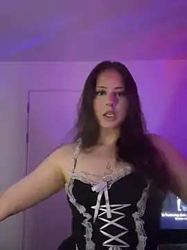 Snapshot of laylabliss chatting on November 24, 2025, 12:21 am laylabliss online show from November 24, 2025, 12:21 am