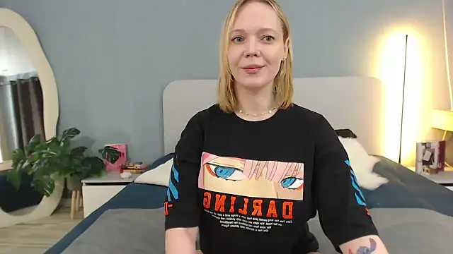 Natalee Love online show from February 3, 2026, 11:43 pm