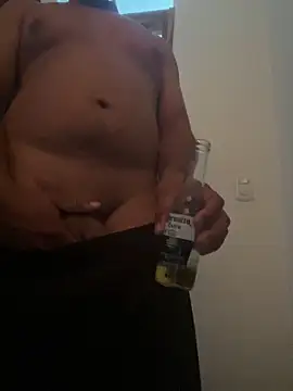 Snapshot of Juantorres4646 chatting on February 8, 2026, 3:54 am Juantorres4646 online show from February 8, 2026, 3:54 am