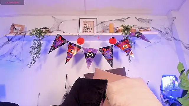 Snapshot of Vampgyal chatting on November 3, 2025, 8:21 pm Vampgyal online show from November 3, 2025, 8:21 pm