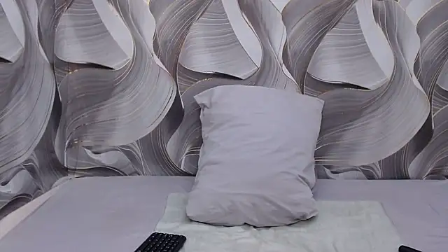 Snapshot of GlowGoddessxx chatting on May 2, 2026, 6:02 pm GlowGoddessxx online show from May 2, 2026, 6:02 pm