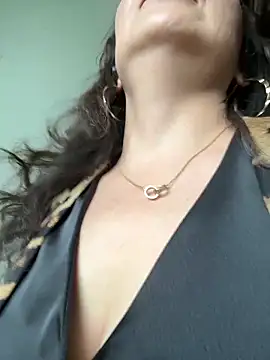anna yngs online show from May 29, 2026, 7:06 am