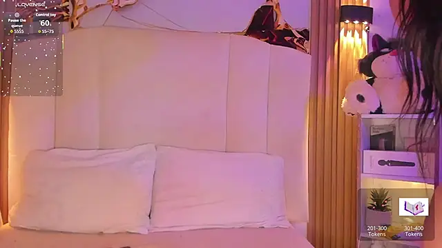 AgathaAtenea online show from September 23, 2025, 6:11 pm