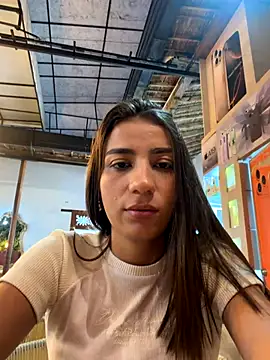 -juicy  online show from November 12, 2025, 10:41 pm