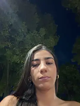 -juicy  online show from December 18, 2025, 11:11 pm