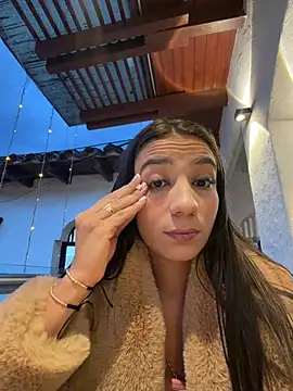 -juicy  online show from February 5, 2026, 11:09 pm