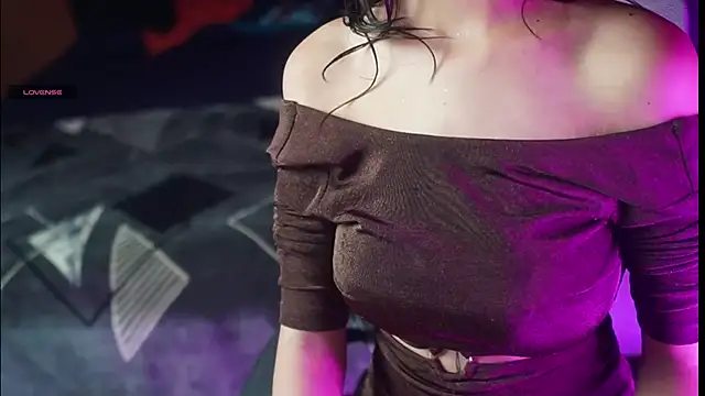 NidhiChandra online show from September 10, 2025, 11:43 am