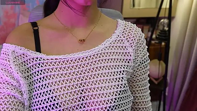 NidhiChandra online show from April 16, 2026, 4:08 pm