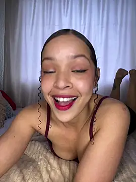 Snapshot of Yasmin777_ chatting on October 12, 2025, 7:02 pm Yasmin777 online show from October 12, 2025, 7:02 pm