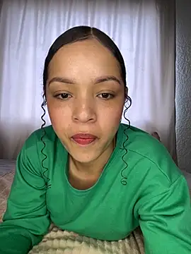 Snapshot of Yasmin777_ chatting on October 17, 2025, 6:54 pm Yasmin777 online show from October 17, 2025, 6:54 pm