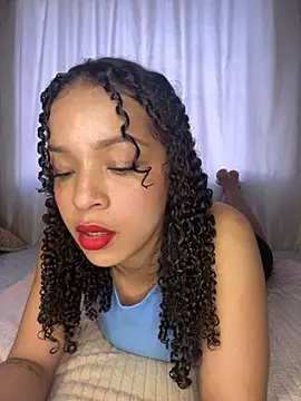 Snapshot of Yasmin777_ chatting on November 10, 2025, 9:25 pm Yasmin777 online show from November 10, 2025, 9:25 pm