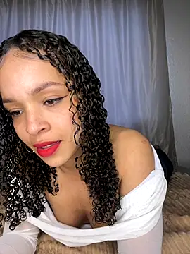 Snapshot of Yasmin777_ chatting on November 16, 2025, 10:26 pm Yasmin777 online show from November 16, 2025, 10:26 pm