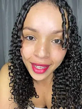 Snapshot of Yasmin777_ chatting on November 19, 2025, 11:16 pm Yasmin777 online show from November 19, 2025, 11:16 pm