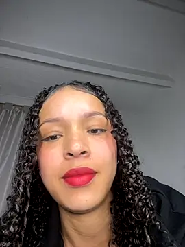 Snapshot of Yasmin777_ chatting on November 21, 2025, 10:52 pm Yasmin777 online show from November 21, 2025, 10:52 pm