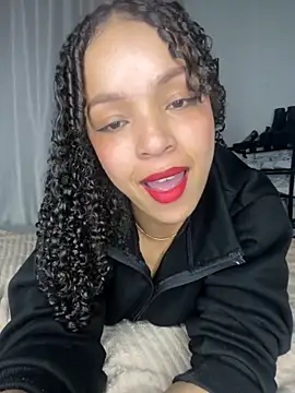 Snapshot of Yasmin777_ chatting on November 25, 2025, 11:49 pm Yasmin777 online show from November 25, 2025, 11:49 pm