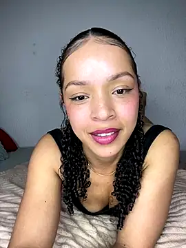 Snapshot of Yasmin777_ chatting on December 2, 2025, 10:05 pm Yasmin777 online show from December 2, 2025, 10:05 pm