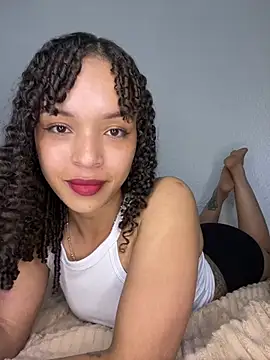 Snapshot of Yasmin777_ chatting on January 14, 2026, 2:39 am Yasmin777 online show from January 14, 2026, 2:39 am