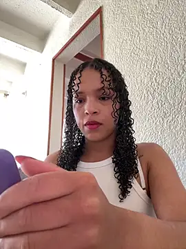 Snapshot of Yasmin777_ chatting on February 6, 2026, 6:22 pm Yasmin777 online show from February 6, 2026, 6:22 pm