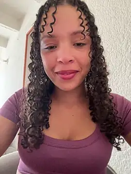 Snapshot of Yasmin777_ chatting on February 16, 2026, 8:05 pm Yasmin777 online show from February 16, 2026, 8:05 pm