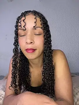 Snapshot of Yasmin777_ chatting on February 22, 2026, 8:07 pm Yasmin777 online show from February 22, 2026, 8:07 pm