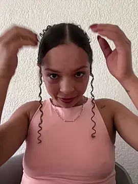 Snapshot of Yasmin777_ chatting on February 25, 2026, 9:24 pm Yasmin777 online show from February 25, 2026, 9:24 pm