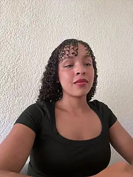 Yasmin777  online show from April 7, 2026, 9:37 pm