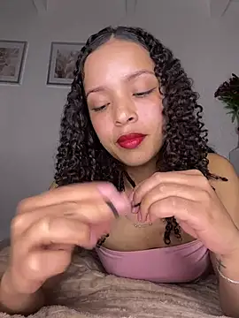 Snapshot of Yasmin777_ chatting on May 2, 2026, 3:44 am Yasmin777 online show from May 2, 2026, 3:44 am