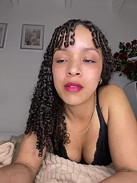 Snapshot of Yasmin777_ chatting on May 15, 2026, 5:03 am Yasmin777 online show from May 15, 2026, 5:03 am