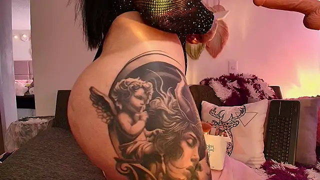 Claiborne Morris online show from November 30, 2025, 6:23 pm