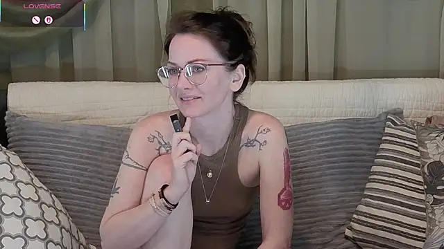 Snapshot of kohlbird chatting on February 12, 2026, 4:07 am kohlbird online show from February 12, 2026, 4:07 am