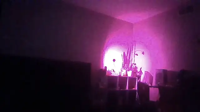 Snapshot of 1n0nlythroat chatting on May 29, 2026, 11:47 pm 1n0nlythroat online show from May 29, 2026, 11:47 pm