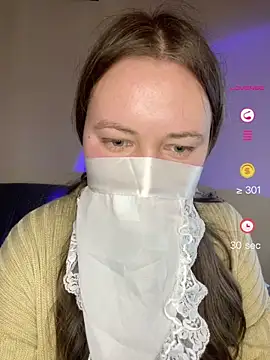 ShyPampBlondie online show from April 28, 2026, 1:49 pm