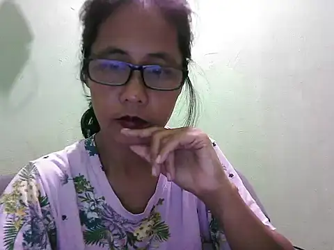 Snapshot of HotLadyPinay32 chatting on February 27, 2026, 8:20 pm HotLadyPinay32 online show from February 27, 2026, 8:20 pm