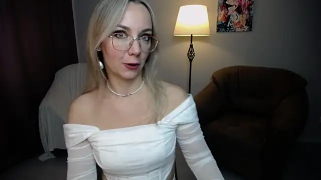 Ava Elior online show from September 28, 2025, 10:20 am