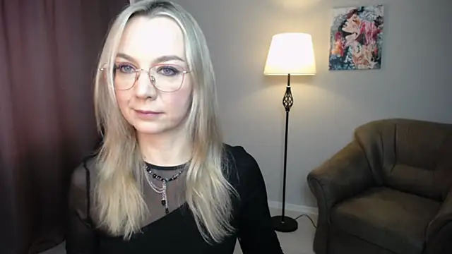 Ava Elior online show from December 16, 2025, 10:42 am