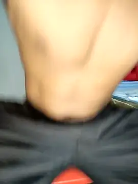 Snapshot of Kesurra chatting on February 17, 2026, 12:18 am Kesurra online show from February 17, 2026, 12:18 am