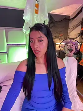 BellaFernandez   online show from October 30, 2025, 1:56 pm