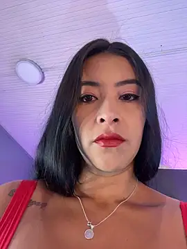 BellaFernandez   online show from April 8, 2026, 1:11 pm