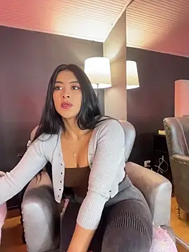 BellaFernandez   online show from May 26, 2026, 1:29 pm