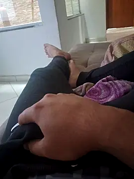 Junior22pauzudo online show from October 28, 2025, 4:20 pm