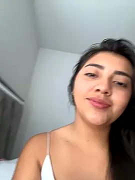 Snapshot of Lupe_19 chatting on October 26, 2025, 3:07 pm Lupe 19 online show from October 26, 2025, 3:07 pm