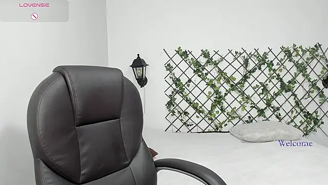 velvet  moon online show from February 16, 2026, 12:18 am