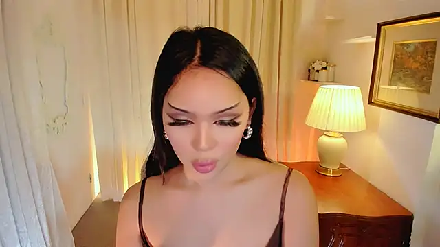 Snapshot of MS_LUNA chatting on May 6, 2026, 11:10 pm MS LUNA online show from May 6, 2026, 11:10 pm