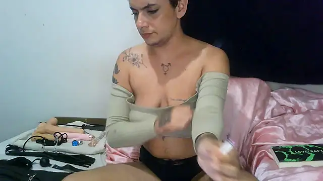 ttransviado online show from September 14, 2025, 4:44 am