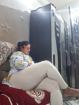 SIMIHOT online show from November 11, 2025, 10:04 am